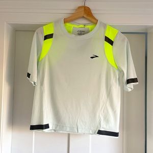 NWT Brooks Running Carbonite Tee. Small